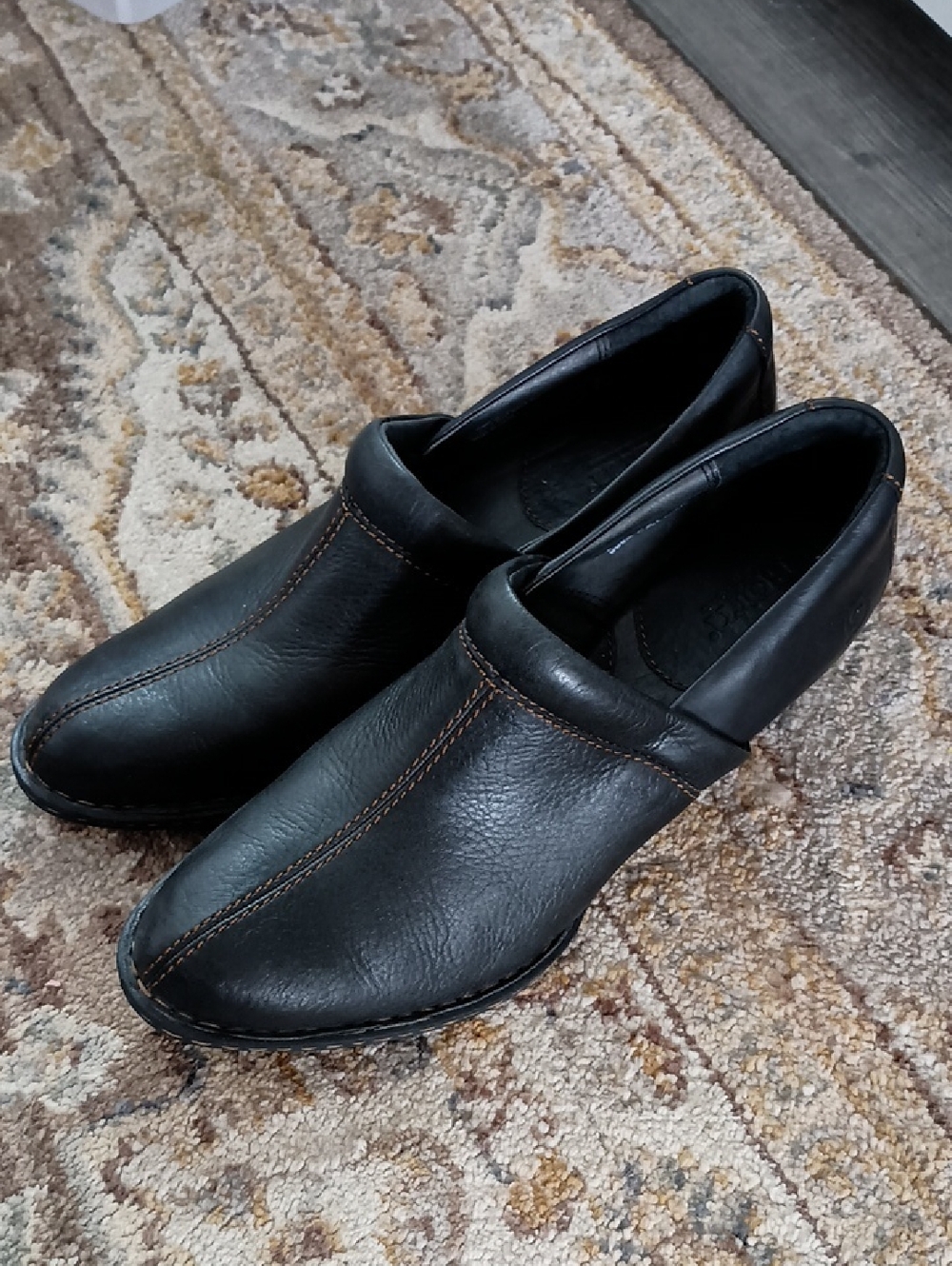 Born Black Leather Slip On Clogs Womens Size 9.5 Comfort Casual Work Shoes